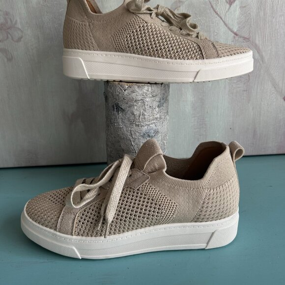 NWT White Mountain Uncut Slip On Sneakers Taupe Fabric Mid Top Size 7.5 Comfort - Picture 11 of 13